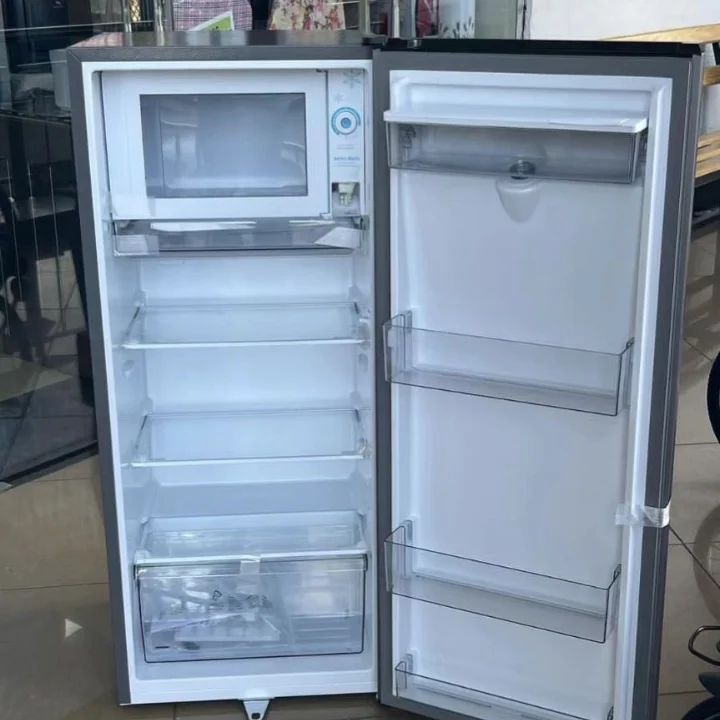 HISENSE REFRIGERATOR 177L with water dispenser