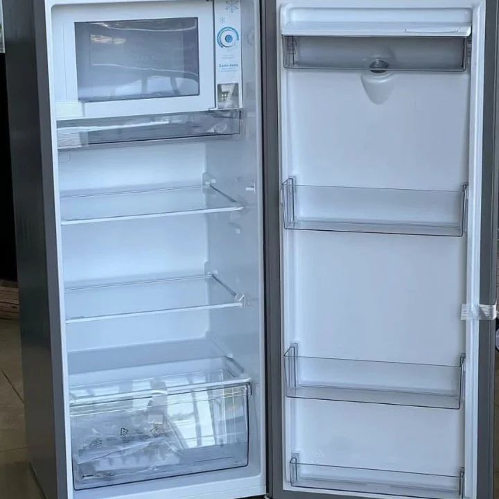 HISENSE REFRIGERATOR 177L with water dispenser