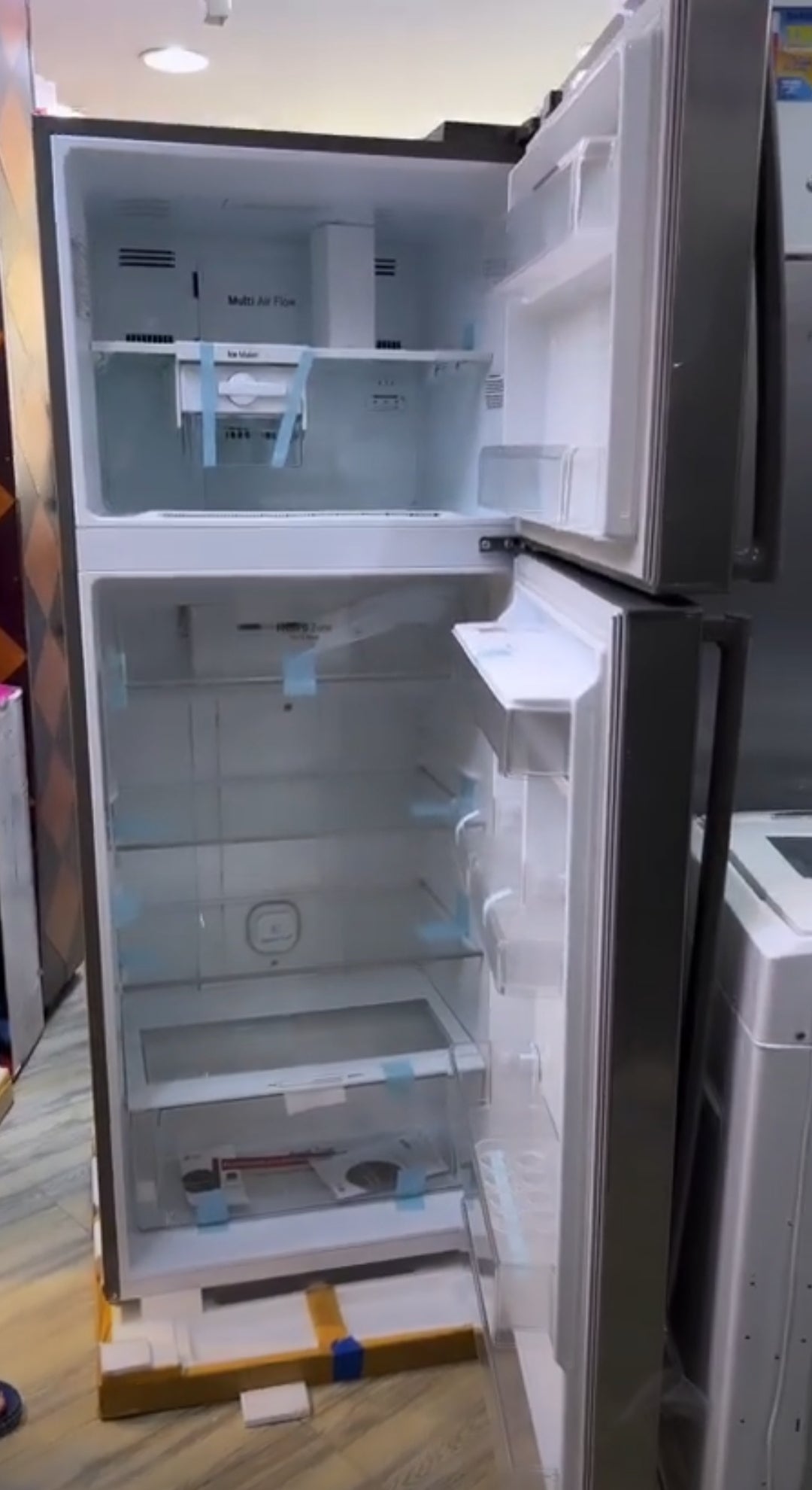 GR-F589HLHM LG 327L Top Mount Freezer with Water Dispenser