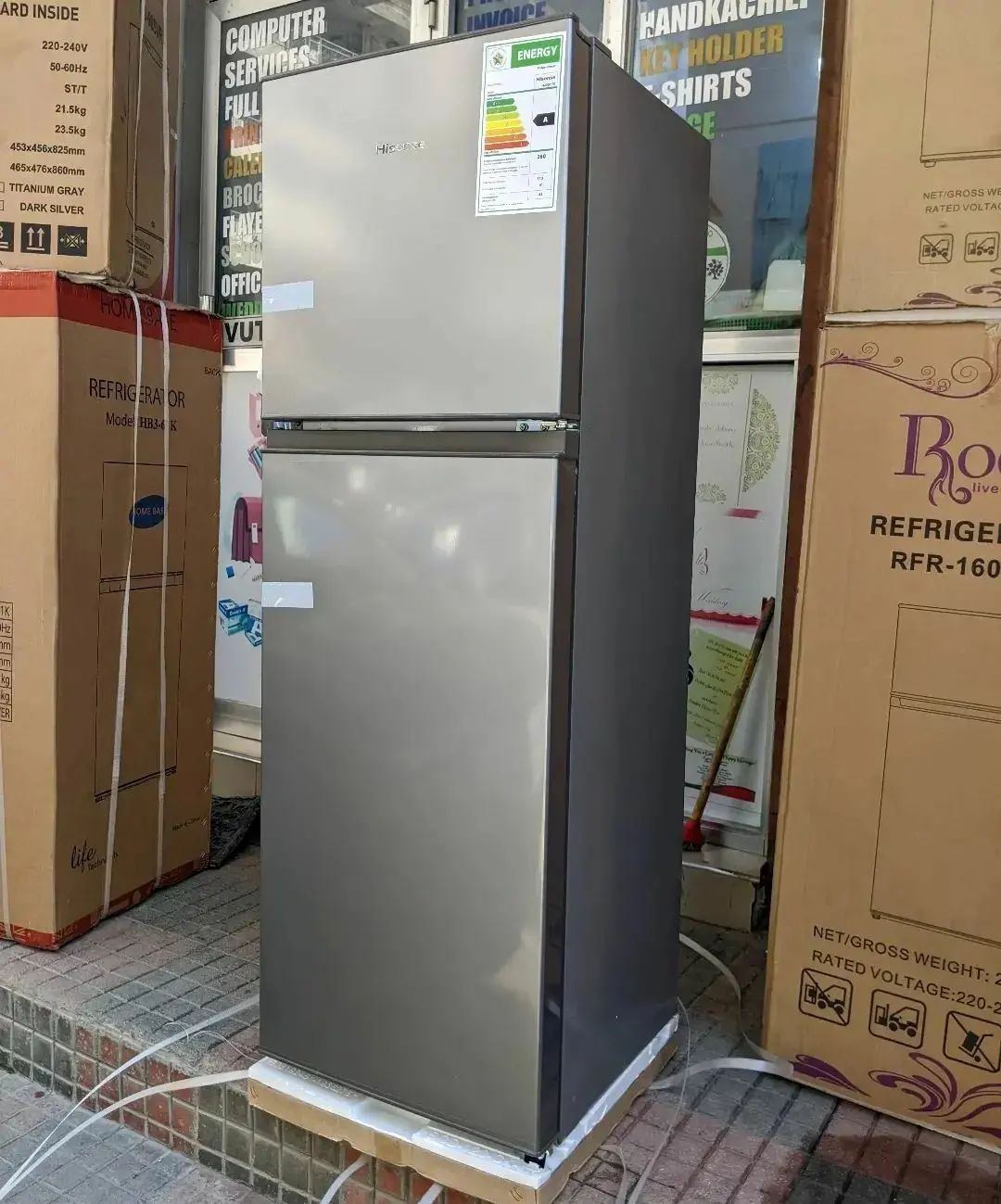 HISENSE RB435N4WWE 255l Total No Frost Fridge Freezer