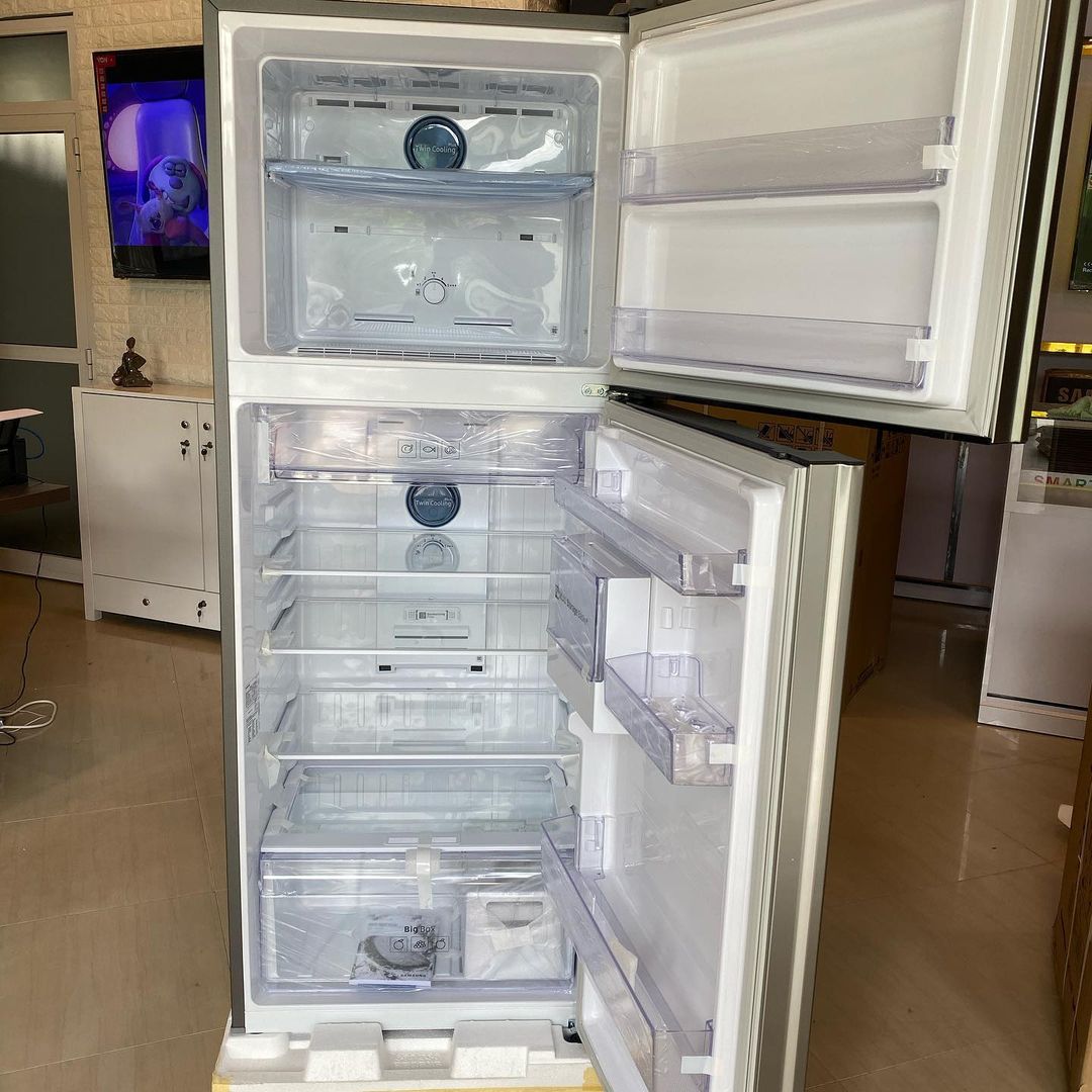 Samsung TOP Freezer Refrigerator 310l