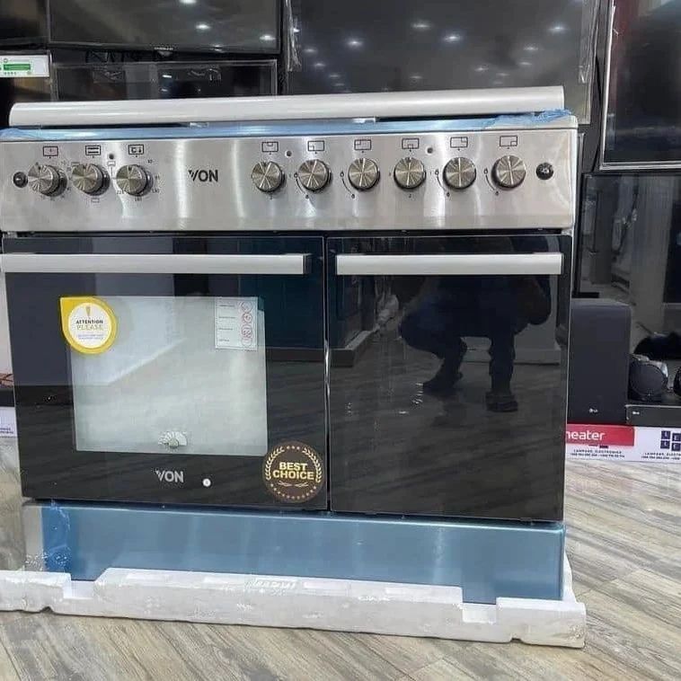 VON HOTPOINT 8422SLV/VAC9S042CS 4 Gas + 2 Electric Cooker