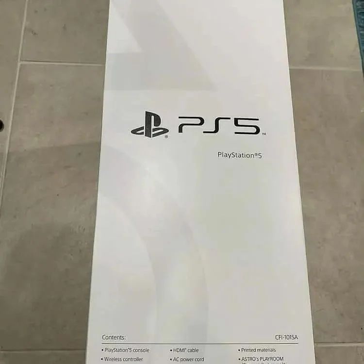 PLAYSTATION 5 STANDARD 825GB storage.